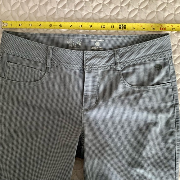 Mountain Hardware Bermuda Shorts - Picture 3 of 9